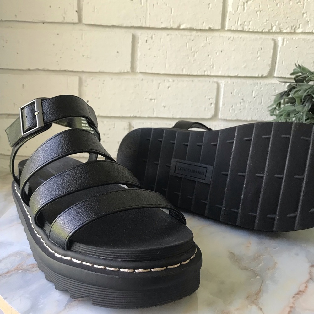 Sincerely Jules Daring Black Chunky Platform Sandals Size 9